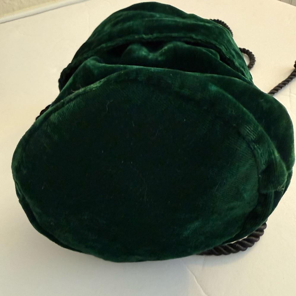 Green Velvet Drawstring Purse - Picture 5 of 6